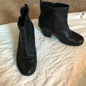 GUC Easy Spirit Black Leather Zip Booties, Sz 7M